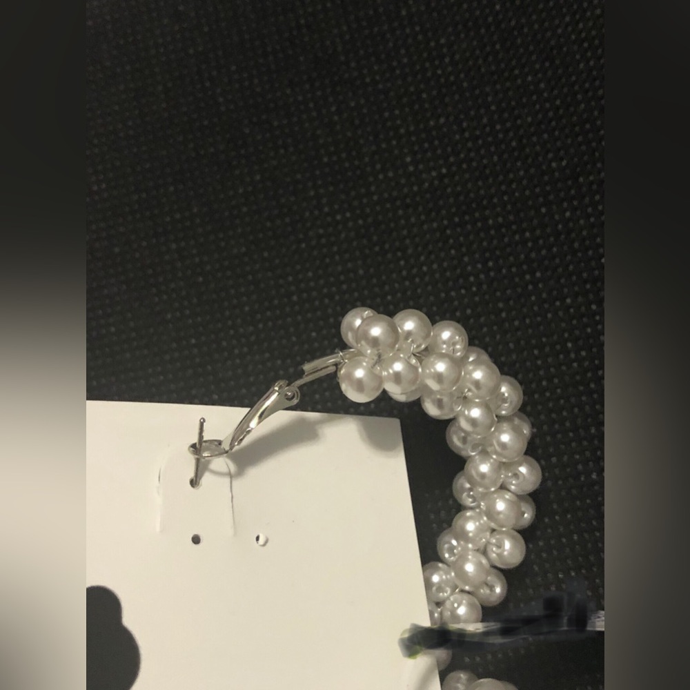 Natasha faux white oversized pearl silver plated‎ hoop earrings new - Picture 5 of 15
